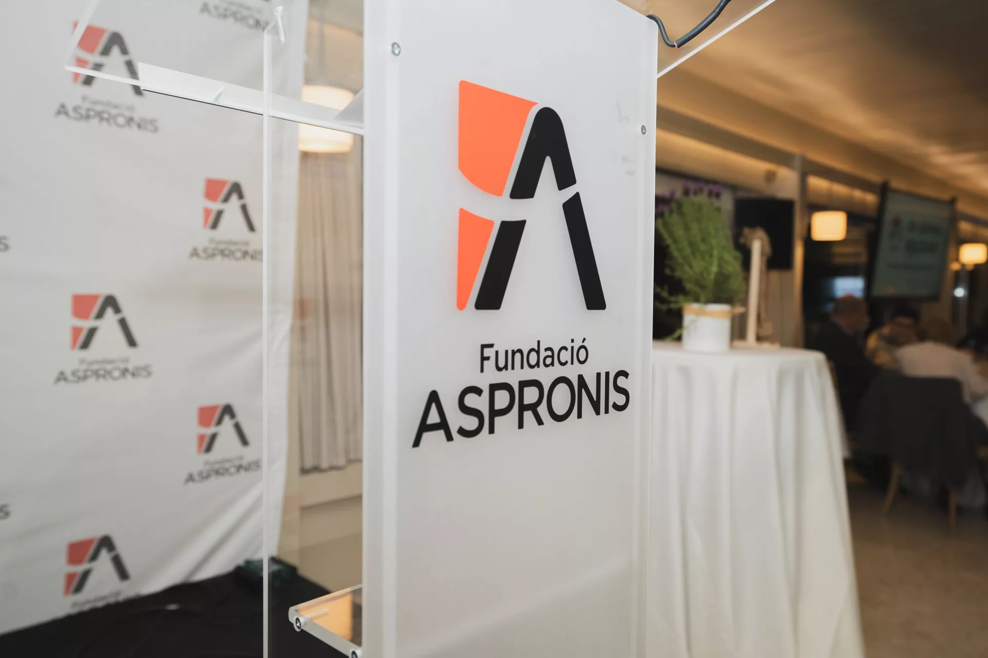 2n sopar solidari de la Fundació Aspronis i 1a edició dels Premis Aspronis